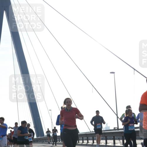 03.10.2026 - Köhlbrandbrückenlauf Tim E. http://msf.ph/oto/10617212 03.10.2026 09:34:41 Position 1  meine-sportfotos.de