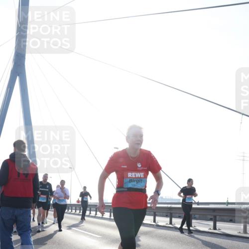 03.10.2026 - Köhlbrandbrückenlauf Tim E. http://msf.ph/oto/10617274 03.10.2026 09:34:50 Position 1 19, 1511 meine-sportfotos.de