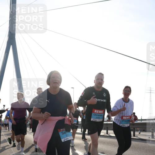 03.10.2026 - Köhlbrandbrückenlauf Tim E. http://msf.ph/oto/10617313 03.10.2026 09:34:53 Position 1 2571, 2066, 1153 meine-sportfotos.de