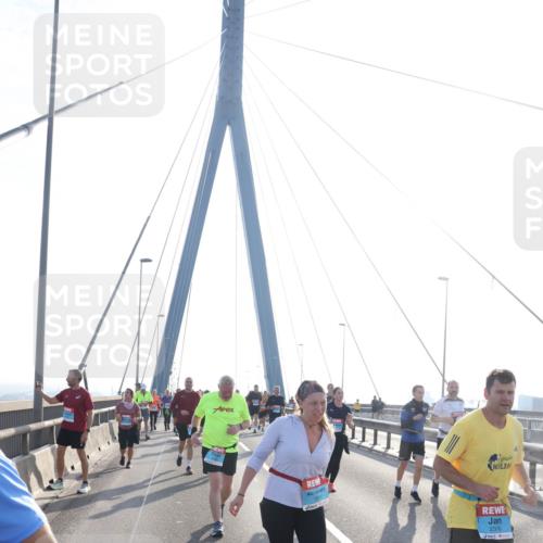 03.10.2026 - Köhlbrandbrückenlauf Tim E. http://msf.ph/oto/10617394 03.10.2026 09:35:05 Position 1 2376 meine-sportfotos.de
