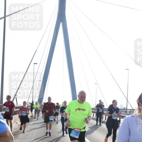 03.10.2026 - Köhlbrandbrückenlauf Tim E. http://msf.ph/oto/10617408 03.10.2026 09:35:06 Position 1 2028 meine-sportfotos.de