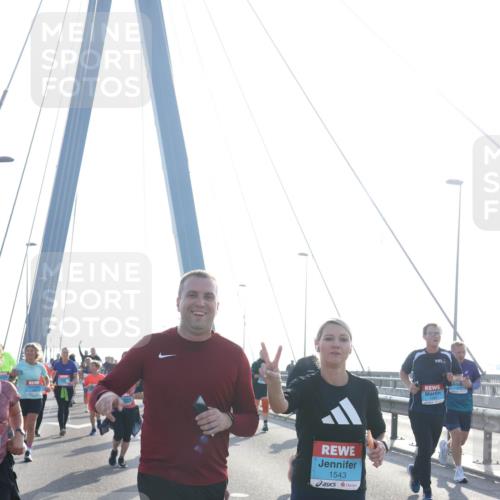 03.10.2026 - Köhlbrandbrückenlauf Tim E. http://msf.ph/oto/10617438 03.10.2026 09:35:08 Position 1 1543 meine-sportfotos.de