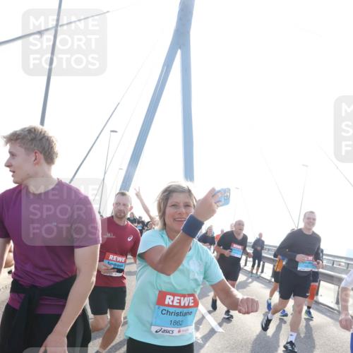 03.10.2026 - Köhlbrandbrückenlauf Tim E. http://msf.ph/oto/10617504 03.10.2026 09:35:13 Position 1 1862 meine-sportfotos.de