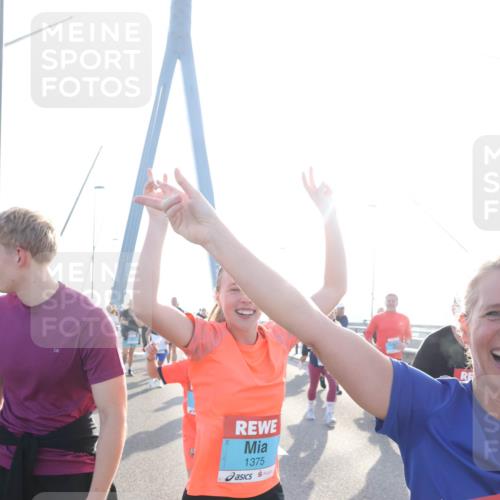 03.10.2026 - Köhlbrandbrückenlauf Tim E. http://msf.ph/oto/10617534 03.10.2026 09:35:15 Position 1 1375 meine-sportfotos.de