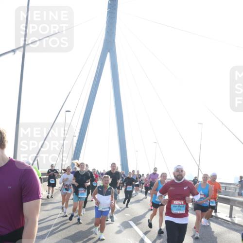 03.10.2026 - Köhlbrandbrückenlauf Tim E. http://msf.ph/oto/10617557 03.10.2026 09:35:18 Position 1 1708 meine-sportfotos.de