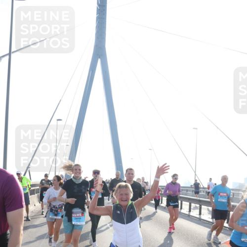 03.10.2026 - Köhlbrandbrückenlauf Tim E. http://msf.ph/oto/10617580 03.10.2026 09:35:19 Position 1 2819 meine-sportfotos.de
