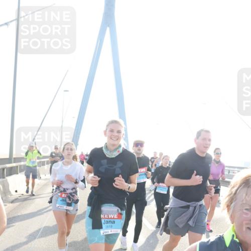 03.10.2026 - Köhlbrandbrückenlauf Tim E. http://msf.ph/oto/10617600 03.10.2026 09:35:20 Position 1 111, 2819, 1110 meine-sportfotos.de
