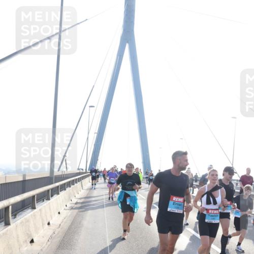 03.10.2026 - Köhlbrandbrückenlauf Tim E. http://msf.ph/oto/10617689 03.10.2026 09:35:36 Position 1 1059 meine-sportfotos.de