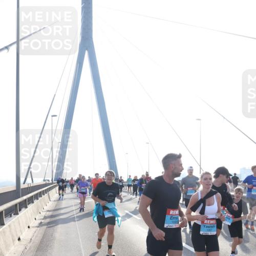 03.10.2026 - Köhlbrandbrückenlauf Tim E. http://msf.ph/oto/10617693 03.10.2026 09:35:36 Position 1 1059, 1061 meine-sportfotos.de