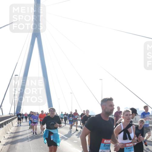 03.10.2026 - Köhlbrandbrückenlauf Tim E. http://msf.ph/oto/10617701 03.10.2026 09:35:37 Position 1 1059, 1061 meine-sportfotos.de