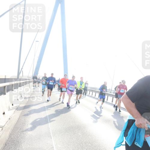 03.10.2026 - Köhlbrandbrückenlauf Tim E. http://msf.ph/oto/10617718 03.10.2026 09:35:39 Position 1  meine-sportfotos.de