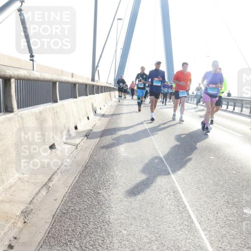 03.10.2026 - Köhlbrandbrückenlauf Tim E. http://msf.ph/oto/10617723 03.10.2026 09:35:40 Position 1 400, 12 meine-sportfotos.de