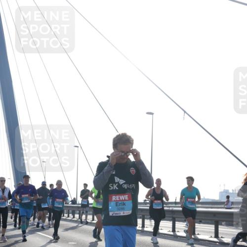 03.10.2026 - Köhlbrandbrückenlauf Tim E. http://msf.ph/oto/10617777 03.10.2026 09:35:44 Position 1 5, 3286 meine-sportfotos.de