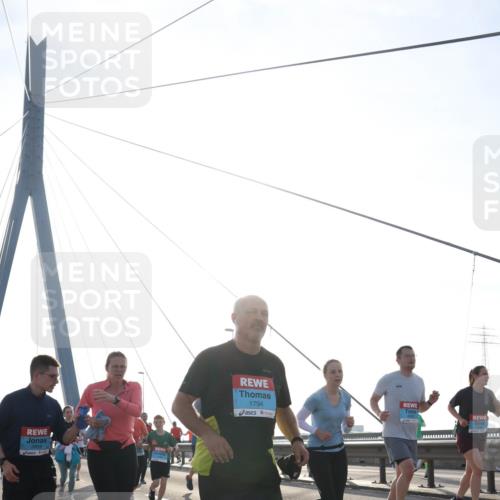 03.10.2026 - Köhlbrandbrückenlauf Tim E. http://msf.ph/oto/10617882 03.10.2026 09:35:52 Position 1 1794, 81 meine-sportfotos.de