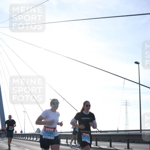 03.10.2026 - Köhlbrandbrückenlauf Tim E. http://msf.ph/oto/10617947 03.10.2026 09:35:57 Position 1 1582 meine-sportfotos.de