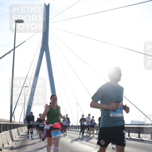 03.10.2026 - Köhlbrandbrückenlauf Tim E. http://msf.ph/oto/10618037 03.10.2026 09:36:05 Position 1 3778, 1571 meine-sportfotos.de
