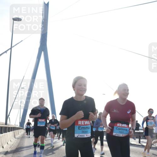 03.10.2026 - Köhlbrandbrückenlauf Tim E. http://msf.ph/oto/10618080 03.10.2026 09:36:08 Position 1 3689, 1957 meine-sportfotos.de