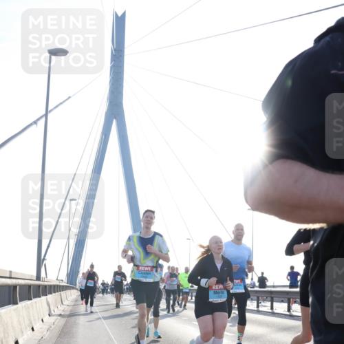 03.10.2026 - Köhlbrandbrückenlauf Tim E. http://msf.ph/oto/10618103 03.10.2026 09:36:10 Position 1 1160, 1159 meine-sportfotos.de