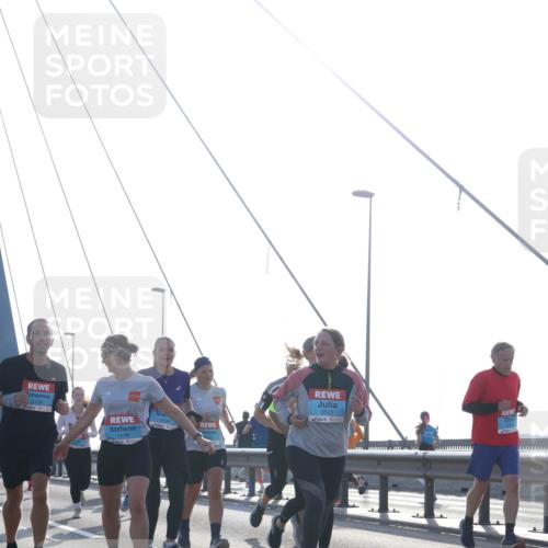 03.10.2026 - Köhlbrandbrückenlauf Tim E. http://msf.ph/oto/10618148 03.10.2026 09:36:12 Position 1 1178, 3448, 1176, 3523 meine-sportfotos.de