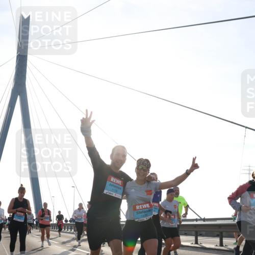 03.10.2026 - Köhlbrandbrückenlauf Tim E. http://msf.ph/oto/10618181 03.10.2026 09:36:14 Position 1 1178, 1176 meine-sportfotos.de