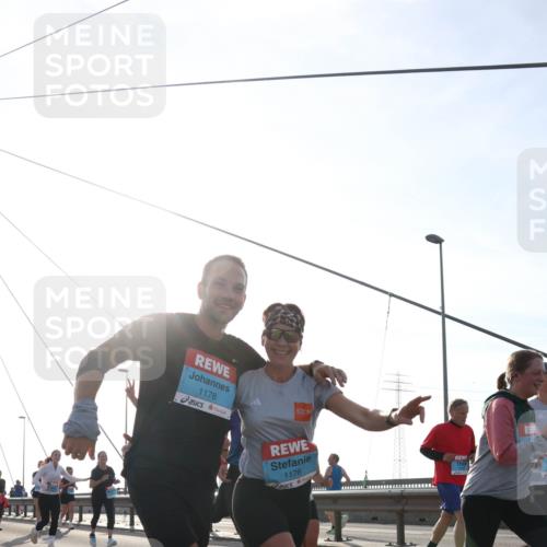 03.10.2026 - Köhlbrandbrückenlauf Tim E. http://msf.ph/oto/10618189 03.10.2026 09:36:15 Position 1 1178, 52, 1176 meine-sportfotos.de