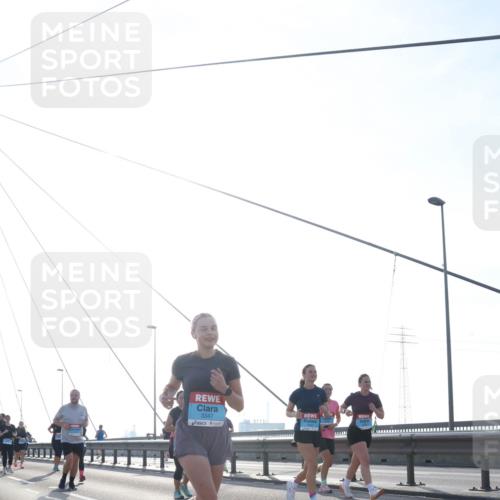 03.10.2026 - Köhlbrandbrückenlauf Tim E. http://msf.ph/oto/10618263 03.10.2026 09:36:19 Position 1 3347 meine-sportfotos.de
