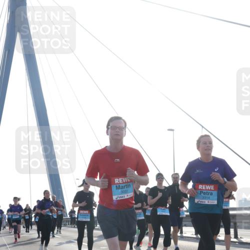 03.10.2026 - Köhlbrandbrückenlauf Tim E. http://msf.ph/oto/10618324 03.10.2026 09:36:24 Position 1 3022, 3314 meine-sportfotos.de