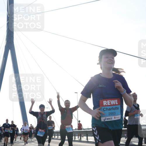 03.10.2026 - Köhlbrandbrückenlauf Tim E. http://msf.ph/oto/10618402 03.10.2026 09:36:29 Position 1 2953 meine-sportfotos.de