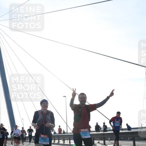 03.10.2026 - Köhlbrandbrückenlauf Tim E. http://msf.ph/oto/10618414 03.10.2026 09:36:30 Position 1 3221, 3220 meine-sportfotos.de
