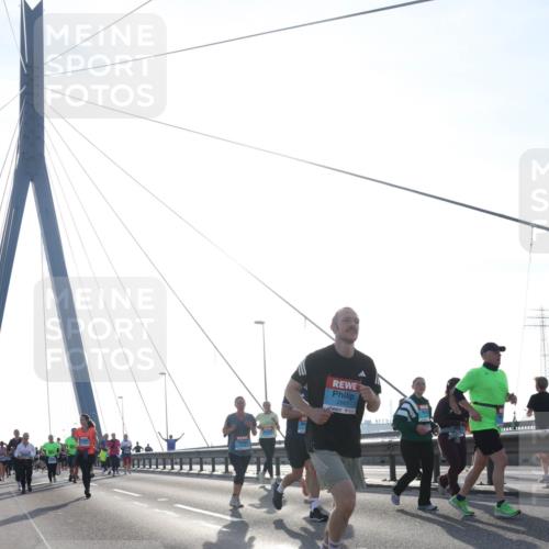 03.10.2026 - Köhlbrandbrückenlauf Tim E. http://msf.ph/oto/10618523 03.10.2026 09:36:41 Position 1 2861 meine-sportfotos.de