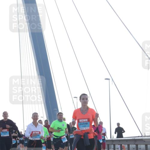 03.10.2026 - Köhlbrandbrückenlauf Tim E. http://msf.ph/oto/10618556 03.10.2026 09:36:43 Position 1 1631, 1586 meine-sportfotos.de