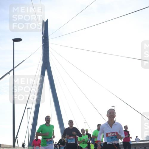 03.10.2026 - Köhlbrandbrückenlauf Tim E. http://msf.ph/oto/10618613 03.10.2026 09:36:47 Position 1 1631 meine-sportfotos.de