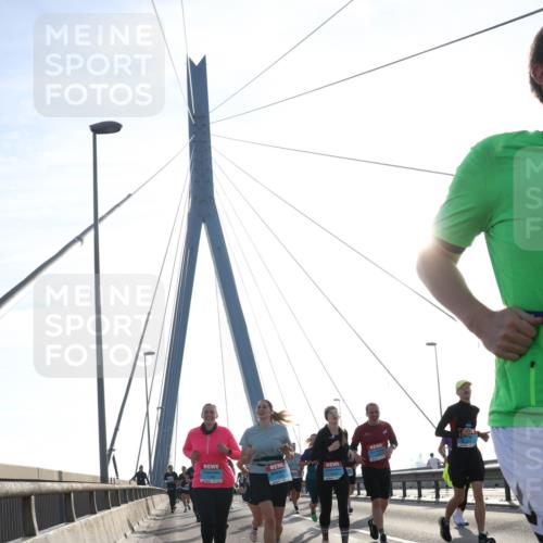 03.10.2026 - Köhlbrandbrückenlauf Tim E. http://msf.ph/oto/10618651 03.10.2026 09:36:49 Position 1  meine-sportfotos.de