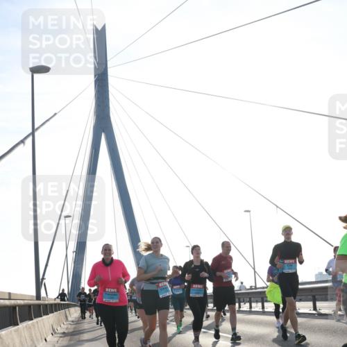 03.10.2026 - Köhlbrandbrückenlauf Tim E. http://msf.ph/oto/10618659 03.10.2026 09:36:49 Position 1  meine-sportfotos.de