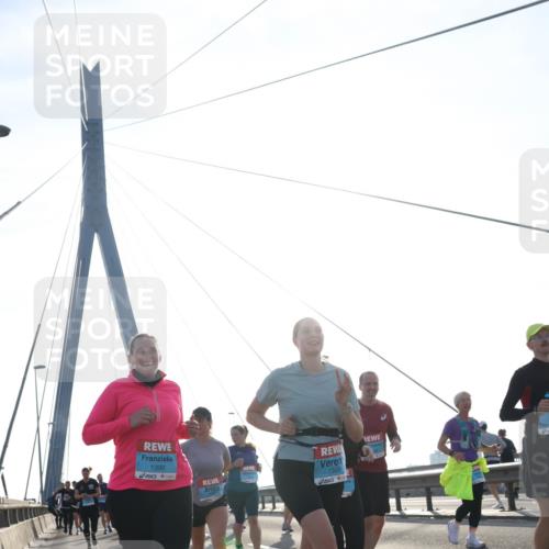 03.10.2026 - Köhlbrandbrückenlauf Tim E. http://msf.ph/oto/10618683 03.10.2026 09:36:50 Position 1 1390, 1389 meine-sportfotos.de