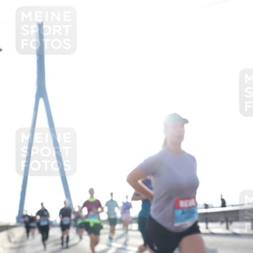03.10.2026 - Köhlbrandbrückenlauf Tim E. http://msf.ph/oto/10618699 03.10.2026 09:36:52 Position 1  meine-sportfotos.de