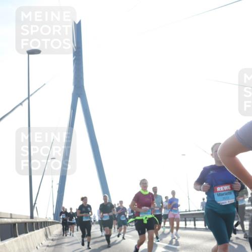 03.10.2026 - Köhlbrandbrückenlauf Tim E. http://msf.ph/oto/10618705 03.10.2026 09:36:52 Position 1 3515 meine-sportfotos.de