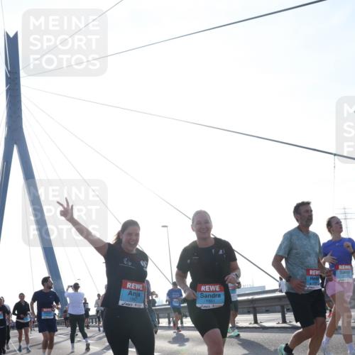 03.10.2026 - Köhlbrandbrückenlauf Tim E. http://msf.ph/oto/10618750 03.10.2026 09:36:55 Position 1 1867, 1861 meine-sportfotos.de
