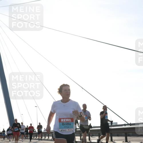03.10.2026 - Köhlbrandbrückenlauf Tim E. http://msf.ph/oto/10618871 03.10.2026 09:37:02 Position 1 1704 meine-sportfotos.de