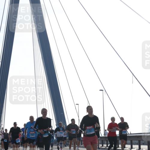 03.10.2026 - Köhlbrandbrückenlauf Tim E. http://msf.ph/oto/10618881 03.10.2026 09:37:04 Position 1  meine-sportfotos.de