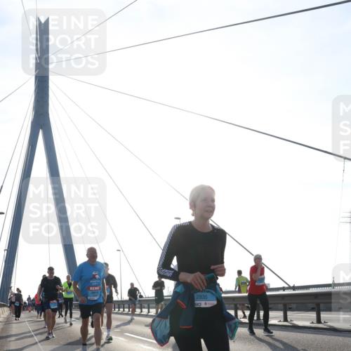 03.10.2026 - Köhlbrandbrückenlauf Tim E. http://msf.ph/oto/10618939 03.10.2026 09:37:07 Position 1 2835 meine-sportfotos.de