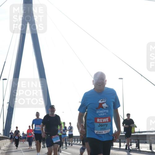 03.10.2026 - Köhlbrandbrückenlauf Tim E. http://msf.ph/oto/10618958 03.10.2026 09:37:08 Position 1 3400 meine-sportfotos.de