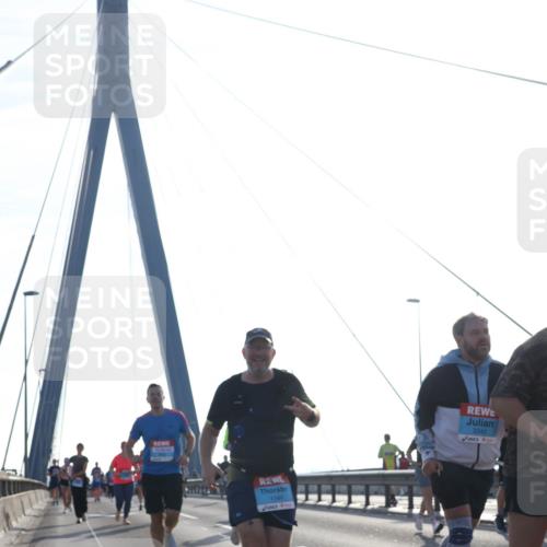 03.10.2026 - Köhlbrandbrückenlauf Tim E. http://msf.ph/oto/10618977 03.10.2026 09:37:09 Position 1 1144, 3342, 1 meine-sportfotos.de
