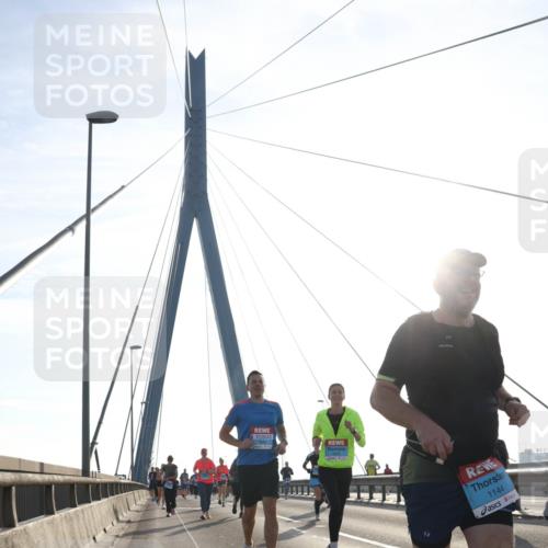 03.10.2026 - Köhlbrandbrückenlauf Tim E. http://msf.ph/oto/10618984 03.10.2026 09:37:10 Position 1 1144 meine-sportfotos.de