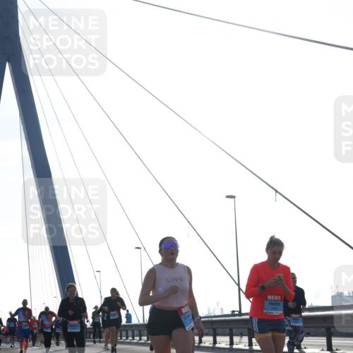 03.10.2026 - Köhlbrandbrückenlauf Tim E. http://msf.ph/oto/10619099 03.10.2026 09:37:18 Position 1 3492 meine-sportfotos.de