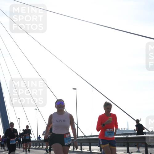 03.10.2026 - Köhlbrandbrückenlauf Tim E. http://msf.ph/oto/10619108 03.10.2026 09:37:18 Position 1 3492 meine-sportfotos.de