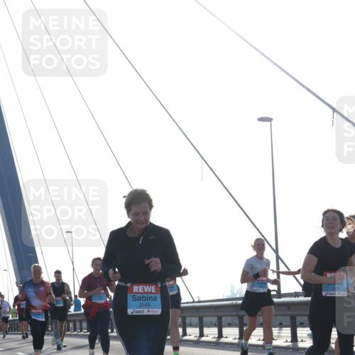 03.10.2026 - Köhlbrandbrückenlauf Tim E. http://msf.ph/oto/10619132 03.10.2026 09:37:20 Position 1 2545, 3589 meine-sportfotos.de