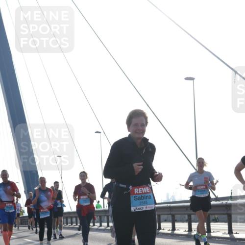 03.10.2026 - Köhlbrandbrückenlauf Tim E. http://msf.ph/oto/10619135 03.10.2026 09:37:20 Position 1 2545 meine-sportfotos.de