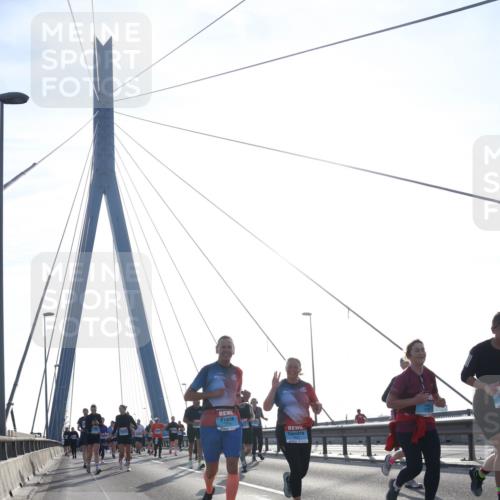 03.10.2026 - Köhlbrandbrückenlauf Tim E. http://msf.ph/oto/10619194 03.10.2026 09:37:24 Position 1  meine-sportfotos.de