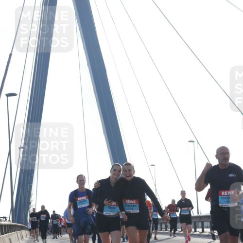 03.10.2026 - Köhlbrandbrückenlauf Tim E. http://msf.ph/oto/10619242 03.10.2026 09:37:27 Position 1 1407, 1662 meine-sportfotos.de